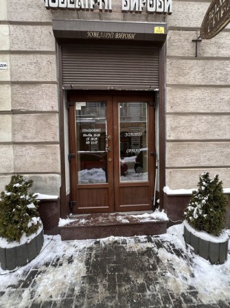 Оренда фасадного приміщення кут Пр. Свободи Коперника центр міста - фото 1