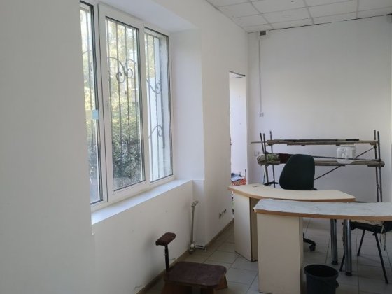 Здається торгове/послуги  приміщення (світло завжди) Осіпенк. мкр-н Запорожье