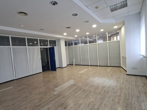 Оренда приміщення в самому центрі.