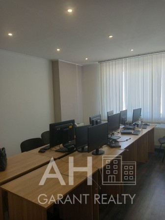 Тепло.Офіс 140м з меблями,  4 великi кабінети, вул. Мишуги.  Метро  2х - фото 1