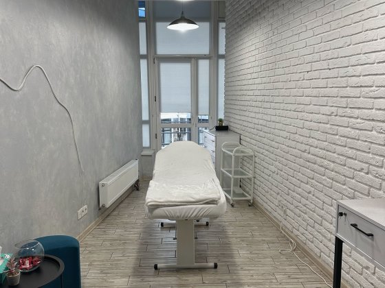 Здам кабінет з кушеткою в суб-оренду на 15 днів...