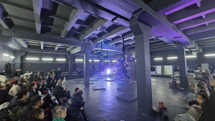 340 кв.м. Аренда большого зала для тренингов, конференций м. Минская - фото 1