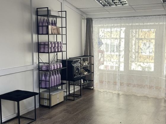 Здамо кабінет  в діючому салоні краси Львів