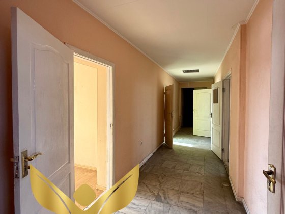 Оренда офісних приміщень 2157 м2 + 936 м2 підвалу м.Кропивницький