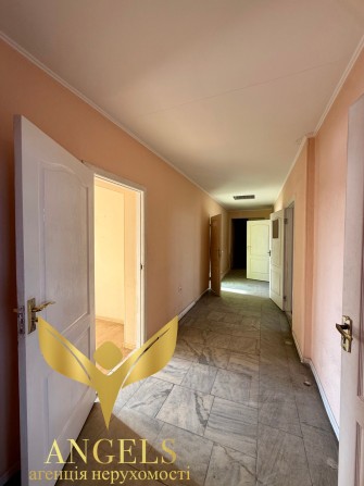 Оренда офісних приміщень 2157 м2 + 936 м2 підвалу м.Кропивницький - фото 1