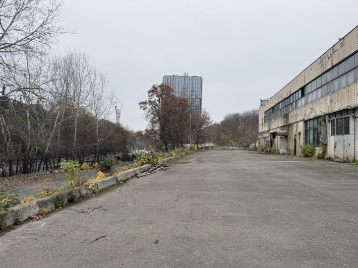 Аренда помещения БЕЗ КОМИССИИ под  СТО Печерск от 1000м2 - фото 1