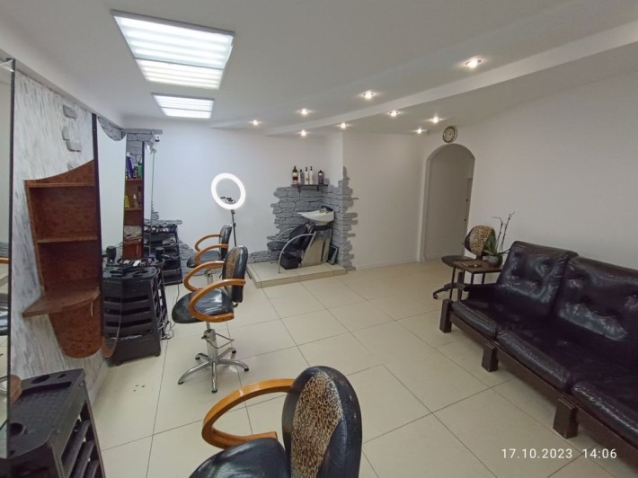 Оренда робочого  місця  перукаря в салоні "Beauty Up” - фото 1