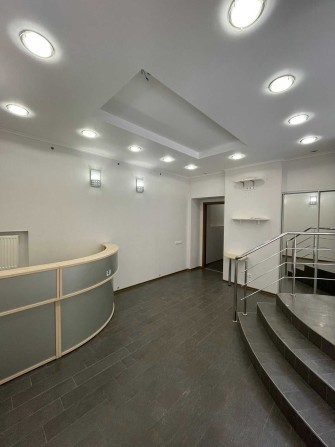 Центр 93м2 окрем.вхід Б.Хмельн. 10, М. Театральна Медзаклад Салон Офіс - фото 1