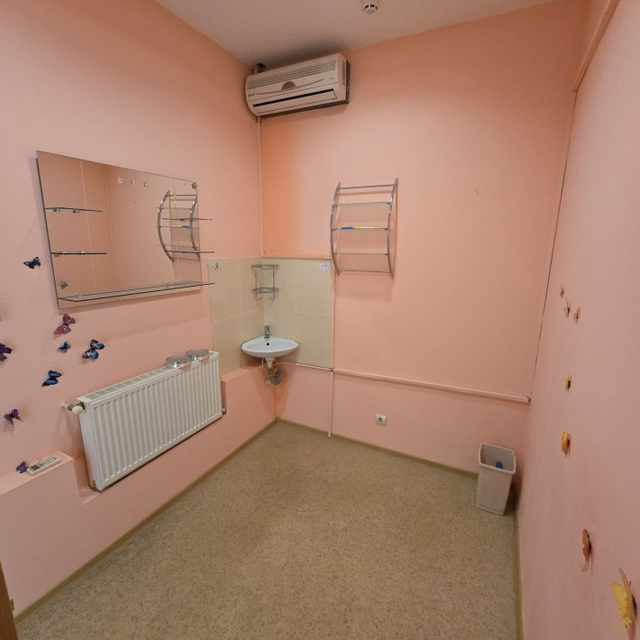 Оренда рабочих мест  маникюр, перманент, бросить, наращивание ресниц. - фото 1