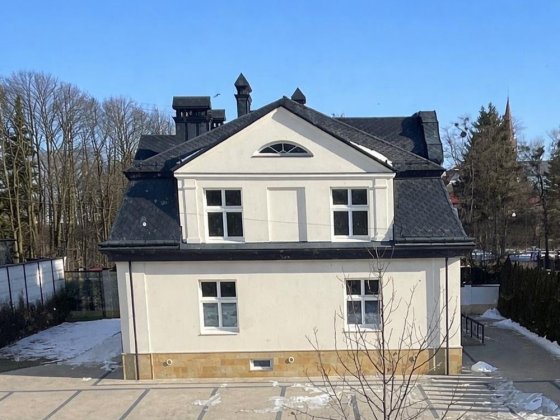 Оренда комерційні приміщення 500кв.м власні паркомісця Чупринки