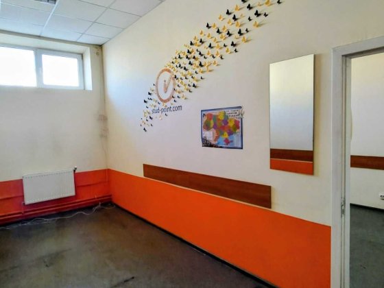 М.Васильківська-1 хвилина! Здам офіс 36м., 2 кабінета. Офісна будівля.