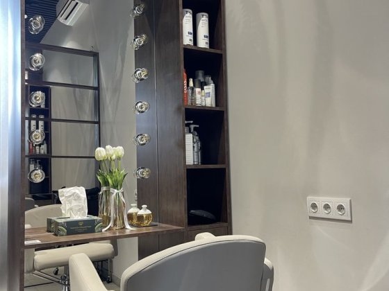 Оренда місця перукаря в салоні краси Киев