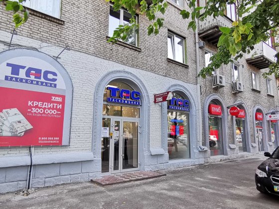 Сдам в аренду не жилое помещение после банка, м. Дарница.  Собственник