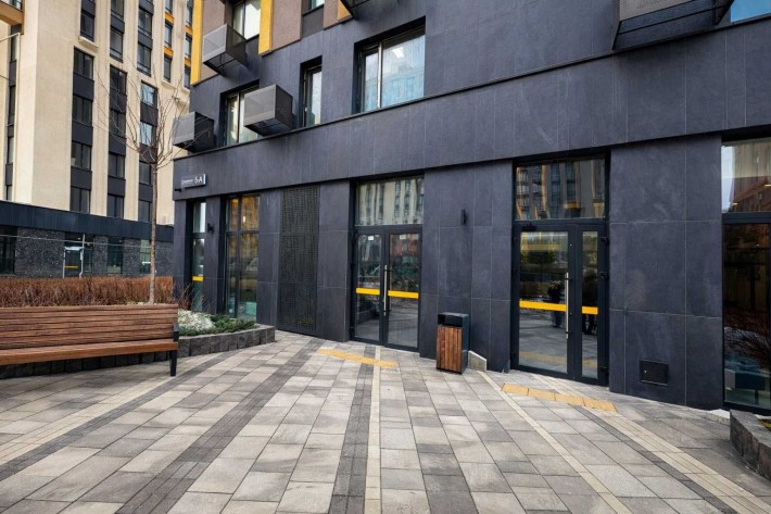 Оренда фасадного приміщення 117м2 ЖК Svitlo Park Столичне шоссе 5А - фото 1