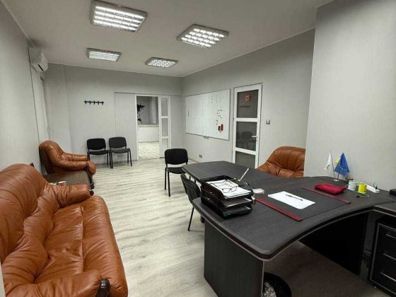 Оренда офісу з балконом біля ТЦ Форум, 121м2 Львов