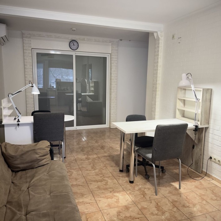 Оренда робочих місць для майстрів манікюру - фото 1