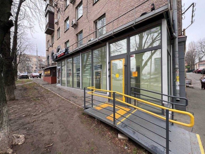 бул.Дружби Народів.Фасадне приміщення 80м.Ремонт.Вітрина..БЕЗ% - фото 1