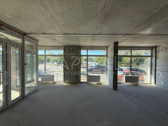 Оренда фасадного торговельного приміщення 242 м2 Дніпровська набережна Киев