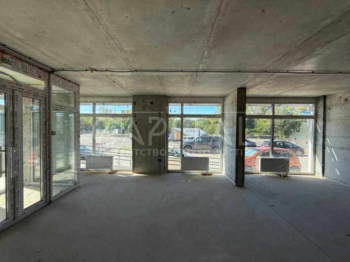 Оренда фасадного торговельного приміщення 242 м2 Дніпровська набережна - фото 1