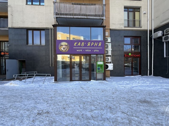 Оренда фасадного приміщення під магазин , шоурум. Замковецька 106 б - фото 1