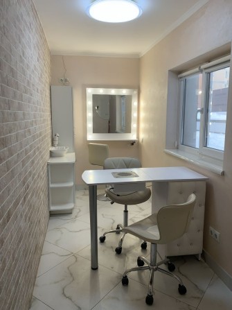 Здається робоче місце для майстра краси у Львові (Під Голоском) - фото 1