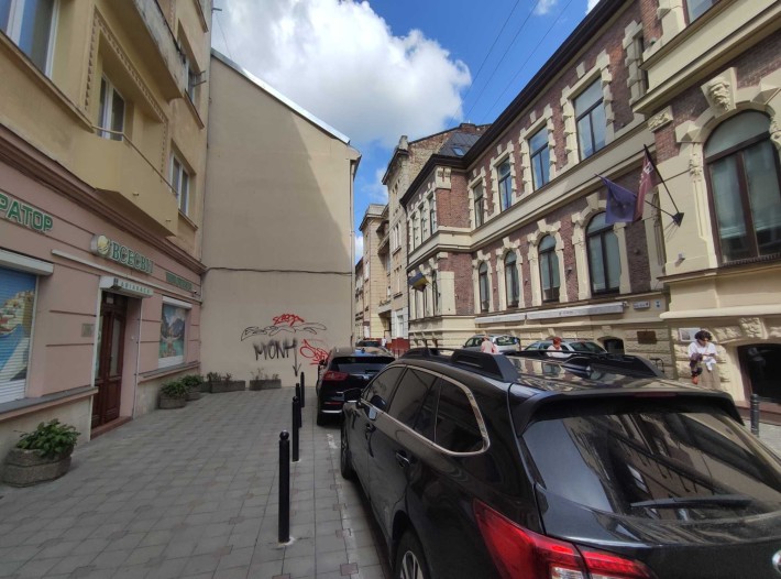 Оренда комерційного приміщення в самому центрі Львова ву Ференца Ліста - фото 1