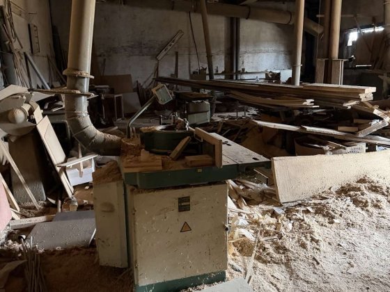 Сдам мастерскую плотника со всем оборудованием и станками. Свет есть