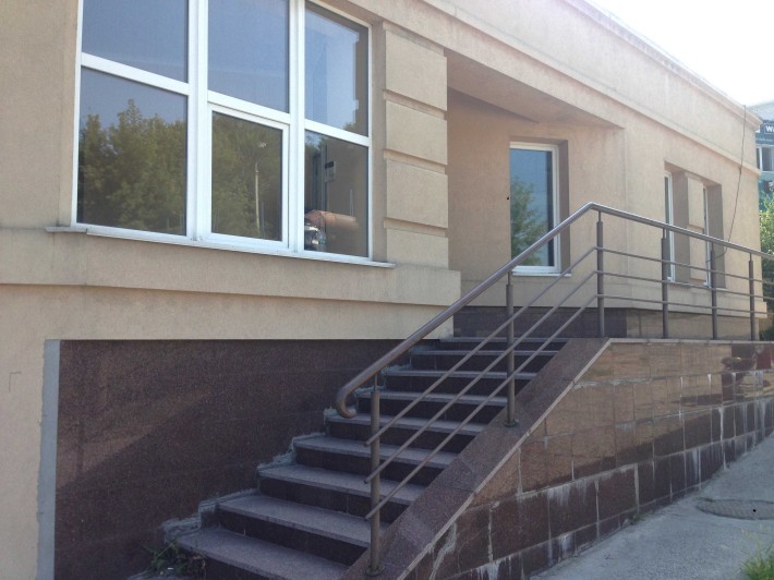 Сдаётся  помещение, свободного назначения, ул.Космическая 9а, 400 кв.м - фото 1