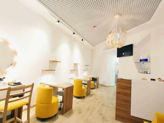 Здам в оренду робоче місце майстра манікюру в салоні краси Львів