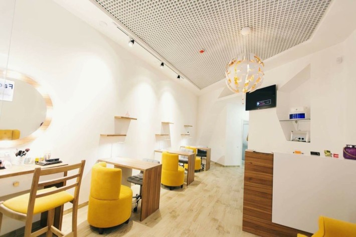 Здам в оренду робоче місце майстра манікюру в салоні краси - фото 1