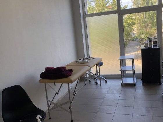 Терміново шукаю дівчинку на аренду .