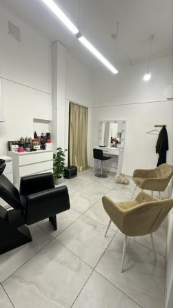 Оренла робочого місця для перукаря, візажиста, бровиста - фото 1