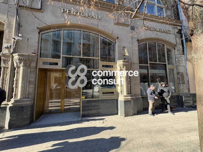 Оренда фасадного приміщення  240 м2 по вул. Січових Стрільців, центр - фото 1