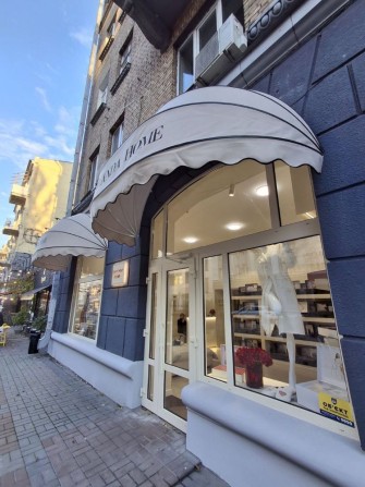 Фасад  Магазин  123 м2 ,Шота Руставелі, Палац Спорту, ТРЦ Гулівер - фото 1