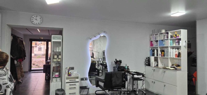 Здам робоче місце перукаря та майстра манікюру - фото 1