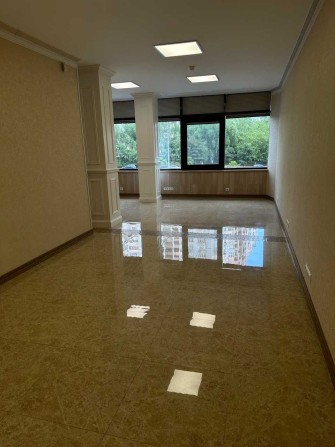 Оренда приміщення,фасад ,Анни Ахматовой 22 66кв.м. - фото 1