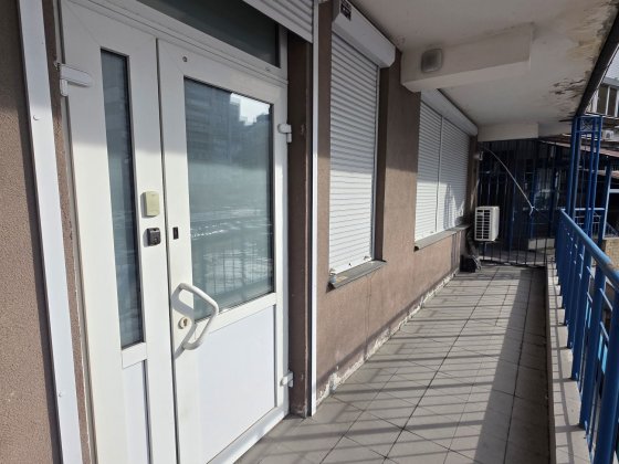 Здаєтья офіс Позняки, Бажана