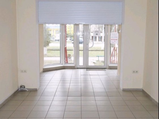 Сдам помещение Добровольского 139А  на против МакДональдса