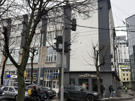 оренда приміщення УПА 600м кв фасад Львів