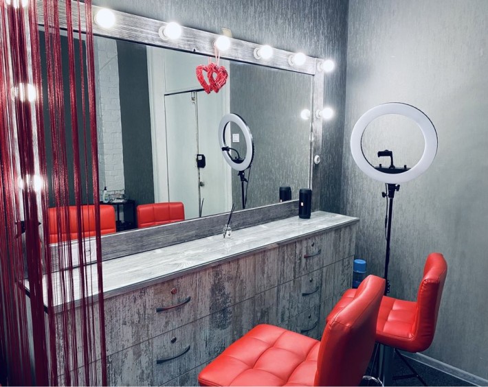 Аренда кушетки,  место для визажистов/ бровистов, - фото 1