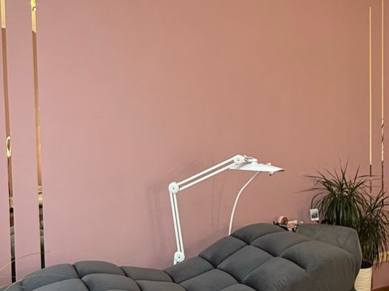 Оренда робочого місця для майстра нарощення вій, бровиста, ламінування Львів