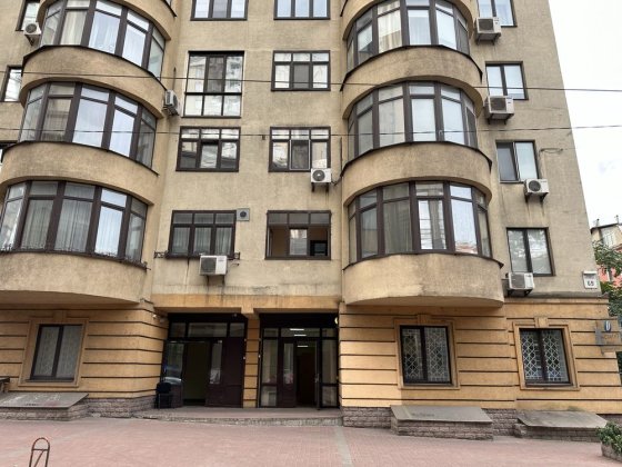 Оренда власного нежилого приміщення