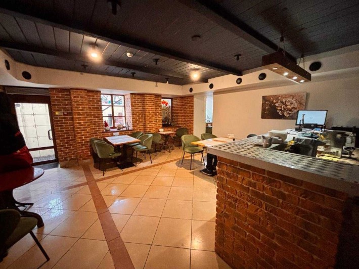 105 м2 Фасад Центр вул Петлюри Кафе Ресторан, ст.м Вокзал Університет - фото 1