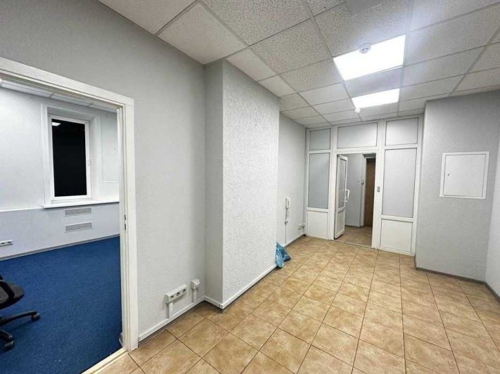 Оренда приміщення 240м2 з окремим входом, вул. Цитадельна 6 - фото 1