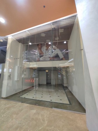 Оренда приміщення під магазин, центр міста, без комісії - фото 1