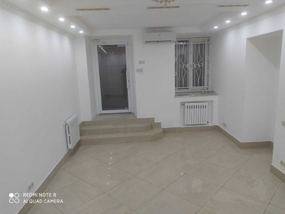 Сдам свой офис 24 м в центре М.Арнаутская, фасад, цоколь Одеса