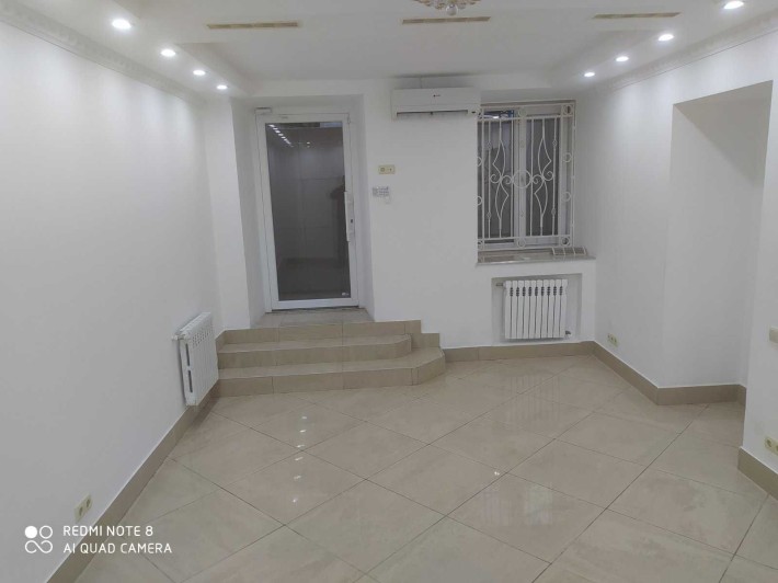 Сдам свой офис 24 м в центре М.Арнаутская, фасад, цоколь - фото 1