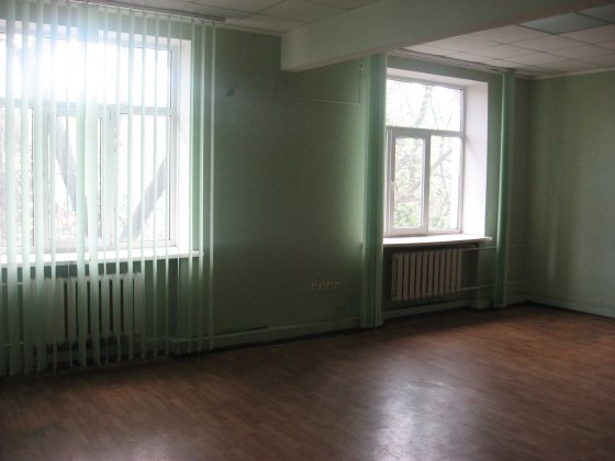 Сдается офис 50 кв.м в админ.здании р-н ДК ЗАЛК. Свет не отключают. Запоріжжя