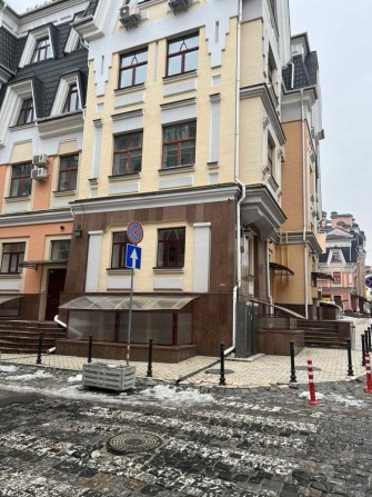 Без %, оренда приміщення, вул.Воздвиженська, 160 м.кв. - фото 1