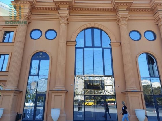 Отдельное нежилое помещение ЖК Виа Рома 40 м2, парковка, 1 этаж/ремонт